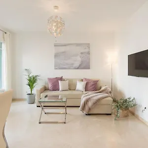 Apartamento Agua I & Seasonal Pool By Ele, Málaga